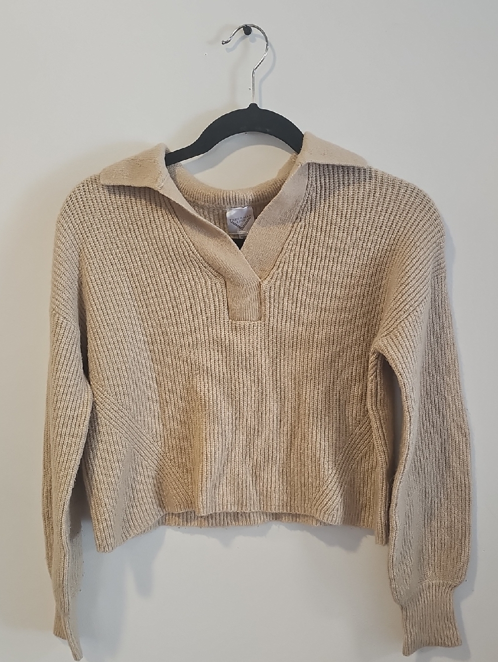 Classic Collared V-Neck Knit Sweater in Cream